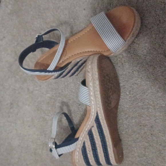 Kelly & Katie platform sandals - Picture 3 of 6